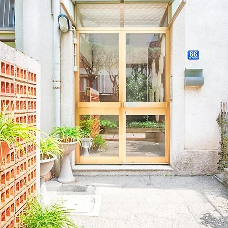 Guesthost - Note Su Puccini 66 * Triest