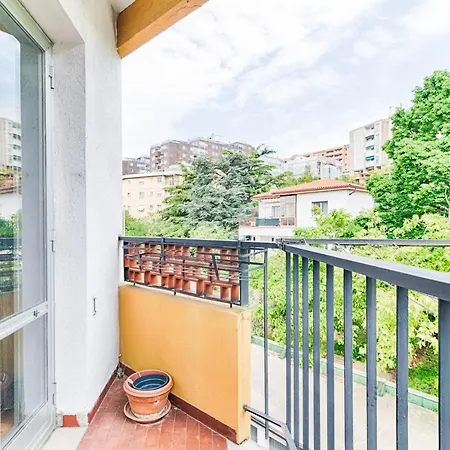 Note Su Puccini 66 Apartment *