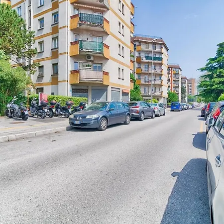 Apartment Guesthost - Note Su Puccini 66 *